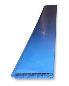 Buchtenprofil 30x200 lfdm N/F signalblau